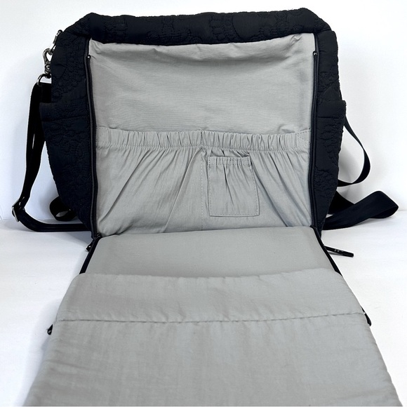 Petunia Pickle Bottom convertible diaper bag quilted black - Picture 6 of 15